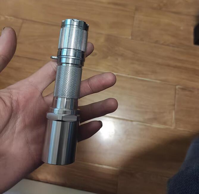 Customized Titanium TI /Stainless Steel Flashlight 2000 Lumen High Quality Silver Torch
