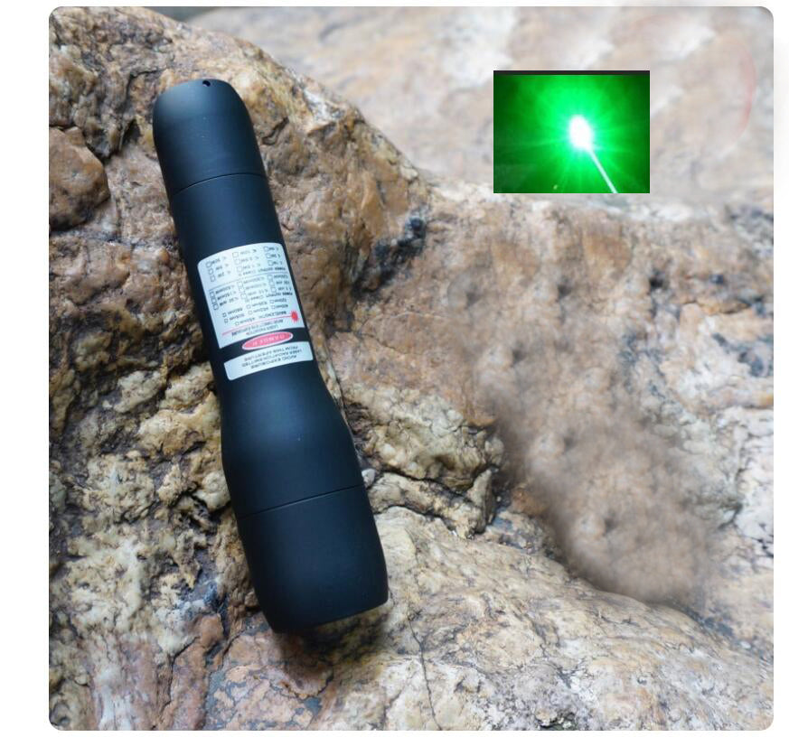 520 Green LED Beam Adjustable Focus Long Range Flashlight (300)