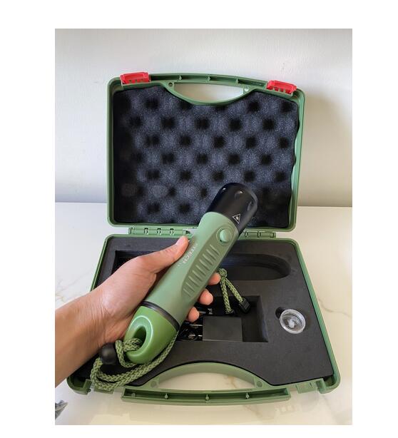Fitech F8 Professional Diving Flashlight 800 Lumen 5 hours Built-in 7800mAh Battery USB C Rechargeable（Green）