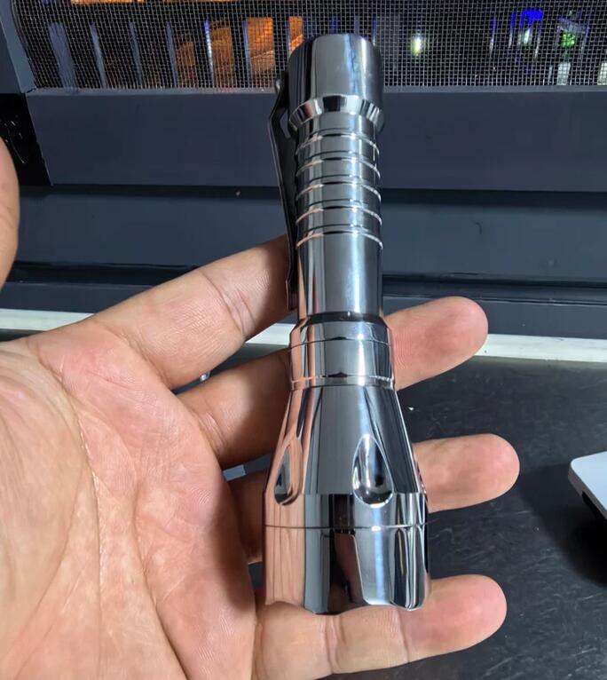 Stainless Steel Customized Silver SFT40 LED Flashlight With Titanium Clip (1x 18650)